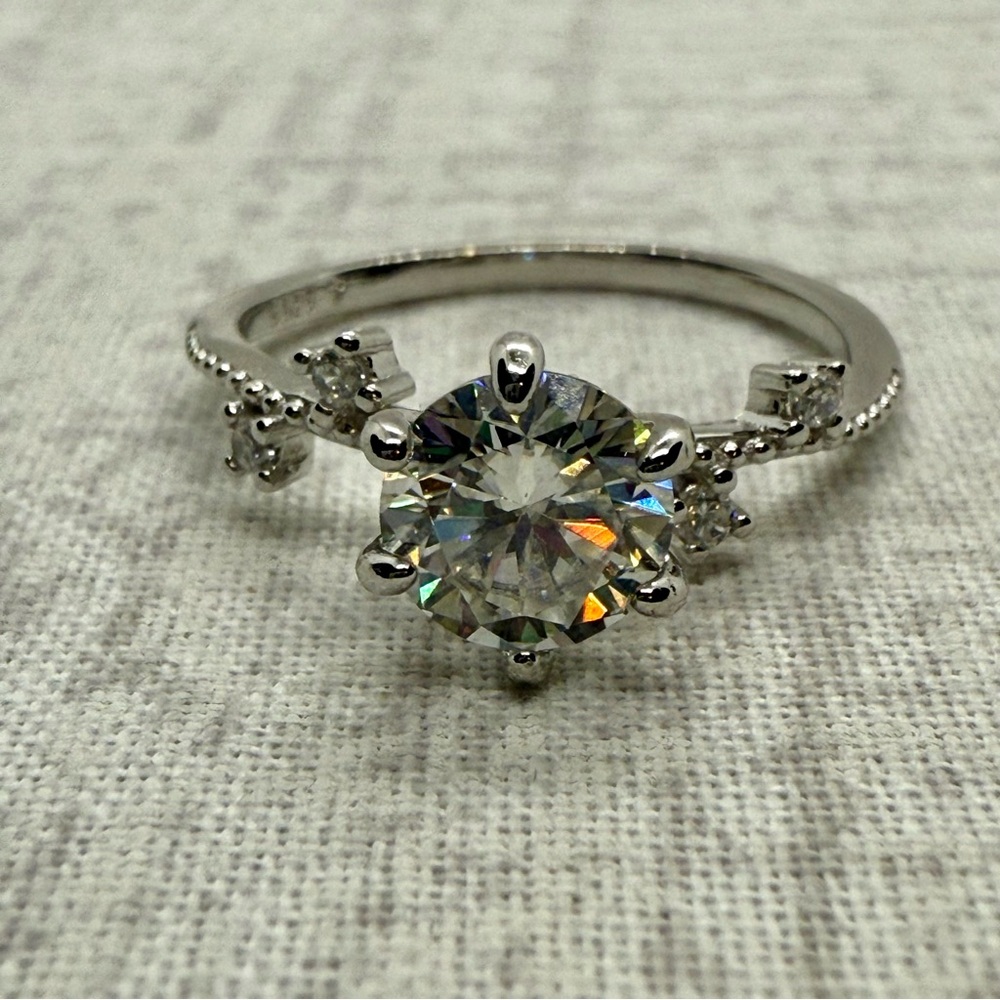 New Sterling Silver & 1.0ct Moissanite Solitaire Ring, Size 7